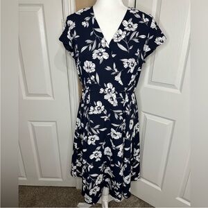 Ann Taylor Navy Floral Dress Size 8